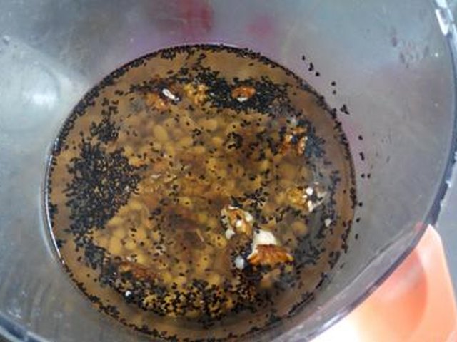 【黑芝麻核桃豆浆】步骤3