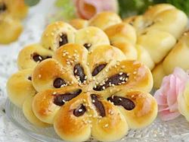 花朵豆沙面包