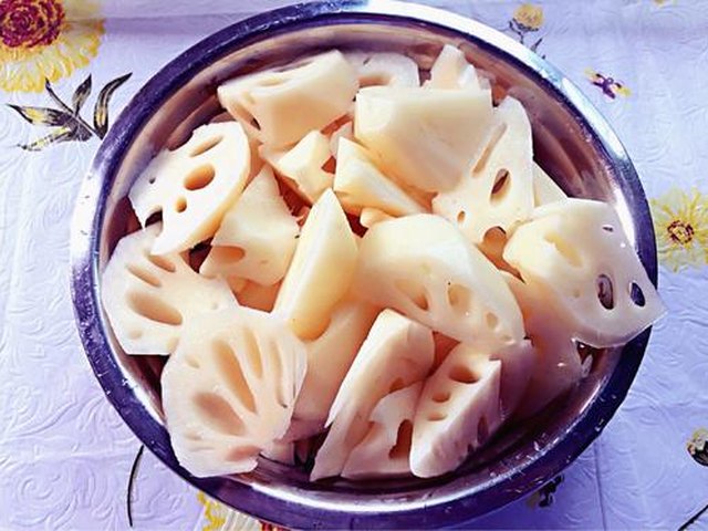 【猪蹄炖藕（电饭煲版）】步骤3