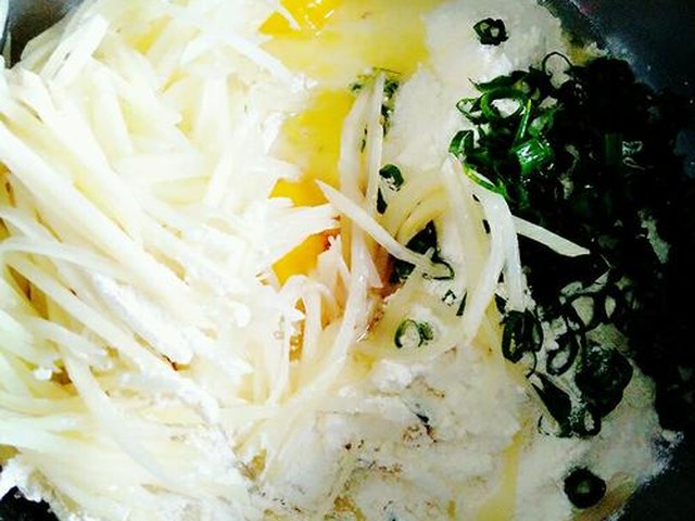 【土豆丝煎饼】步骤2