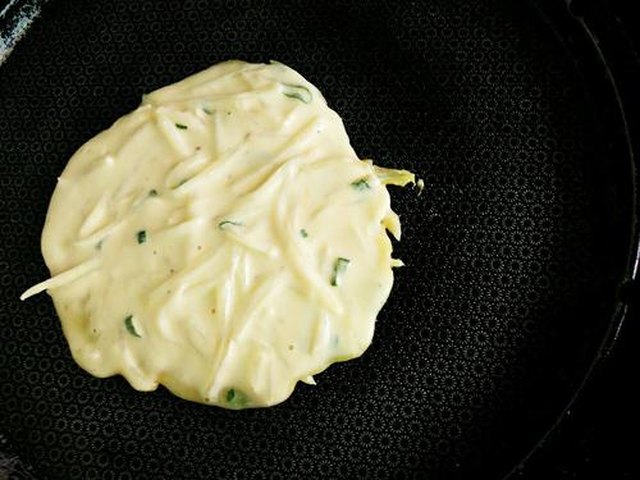 【土豆丝煎饼】步骤3