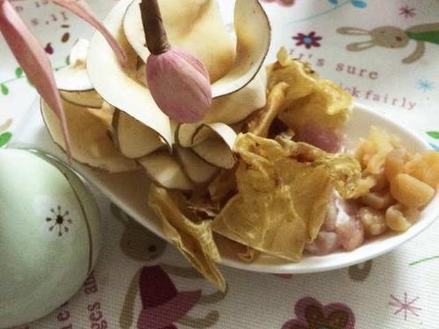 【花胶海底椰瑶柱排毒汤】步骤1