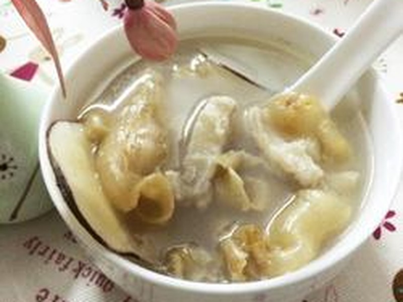 花胶海底椰瑶柱排毒汤