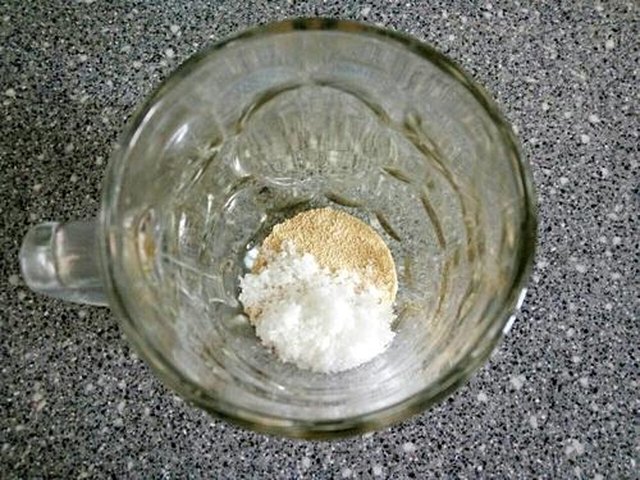 【豆沙卷花朵面包】步骤2