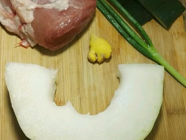 【冬瓜肉片汤】步骤1