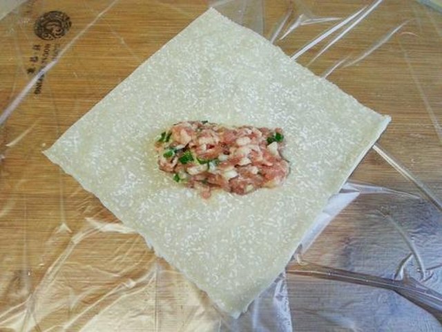 【猪肉春卷】步骤4