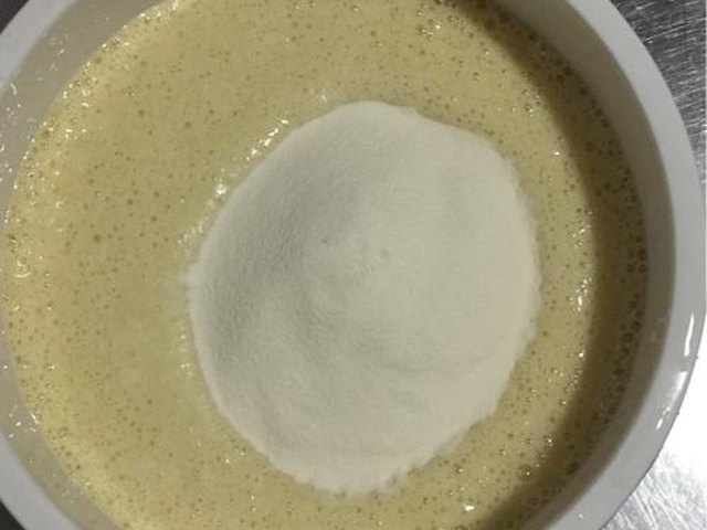 【香蕉松饼】步骤2