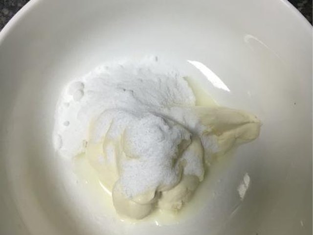 【蔓越莓椰丝乳酪球】步骤2