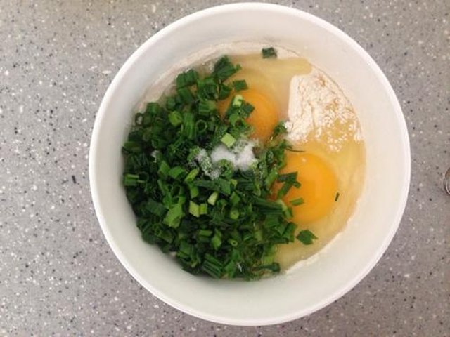 【葱香软饼】步骤2