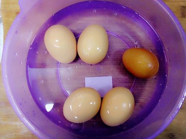 【啤酒煮鸡蛋】步骤3