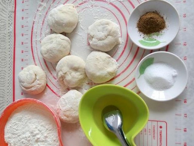 【自做发面小饼】步骤2