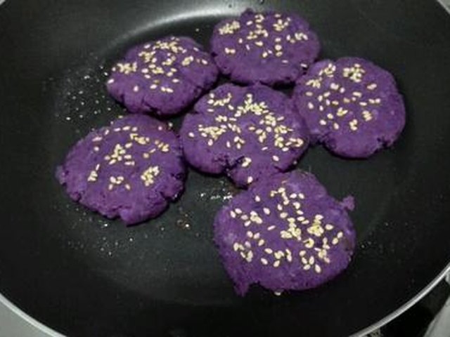 【香煎紫薯饼】步骤4