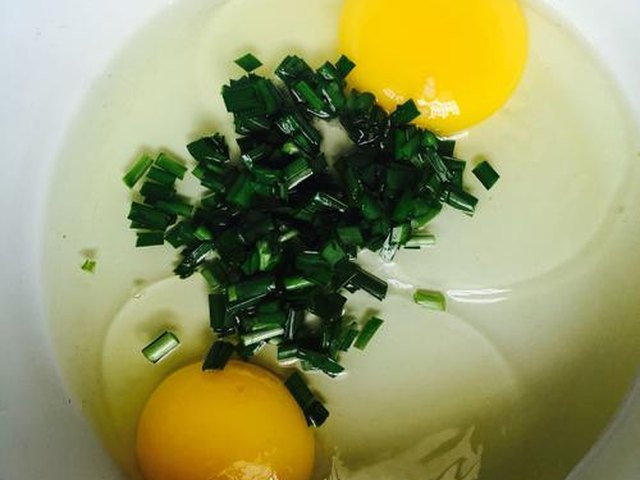 【韭菜鸡蛋饼】步骤3