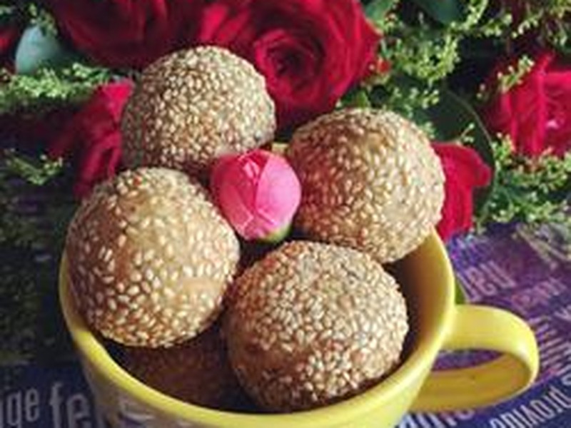 豆沙芝麻团