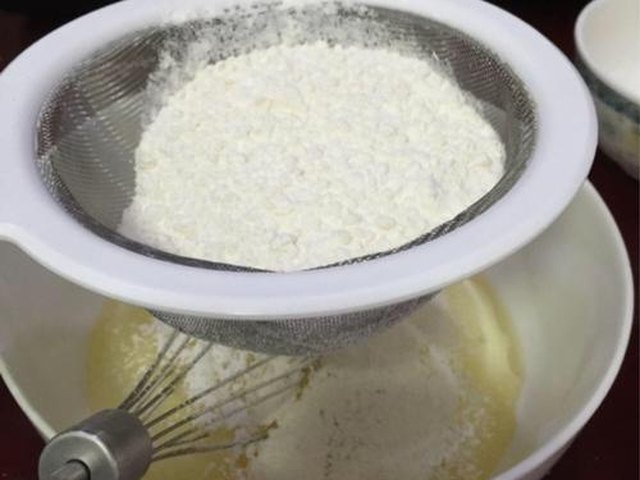 【原味蛋糕卷】步骤4