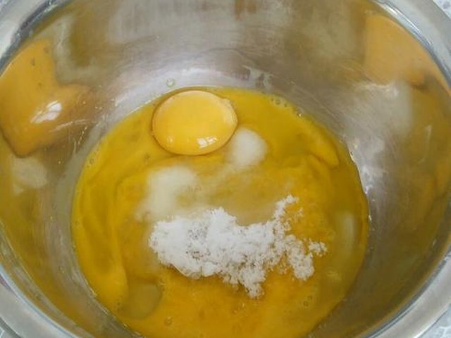 【鸡蛋黄饼干】步骤2