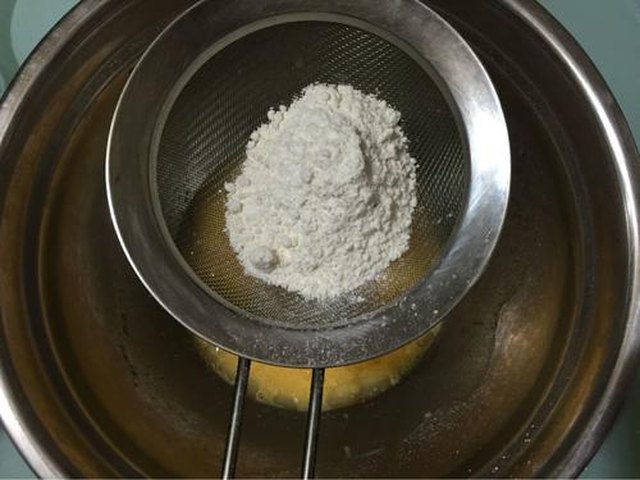 【彩虹蛋糕卷】步骤4