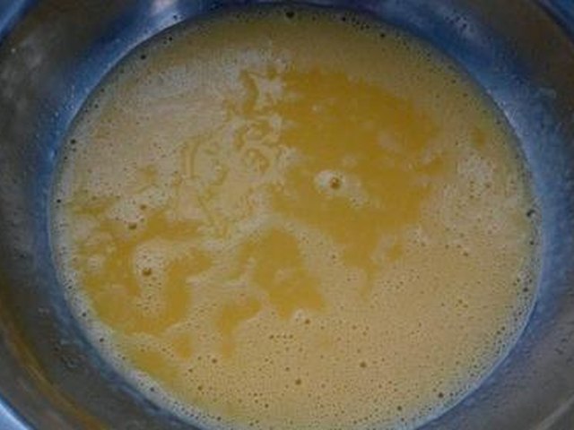 【奶牛花纹蛋糕卷】步骤3