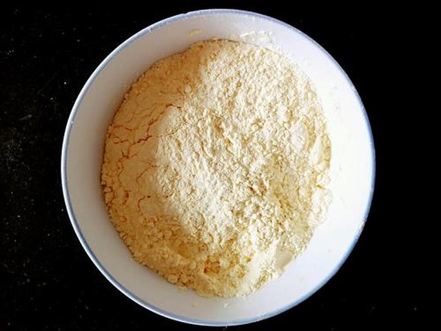【玉米面饼】步骤1
