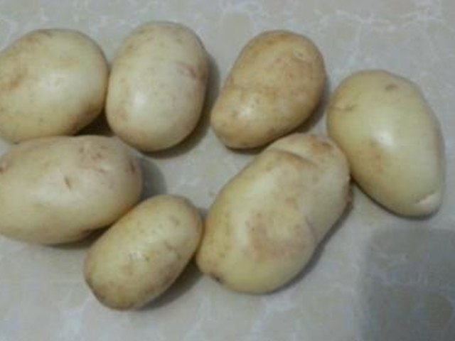 【肉沫土豆泥】步骤1