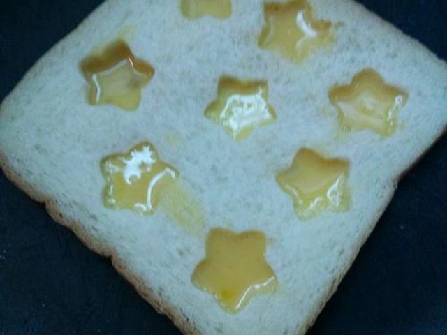 【煎鸡蛋吐司】步骤2