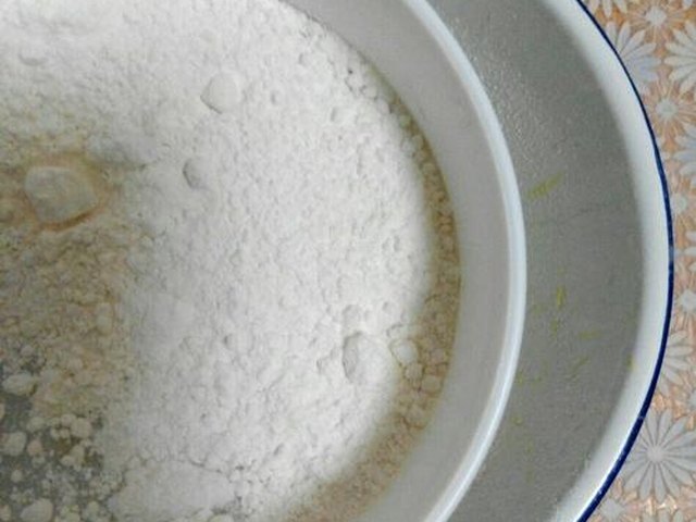 【草莓淡奶油蛋糕卷】步骤2