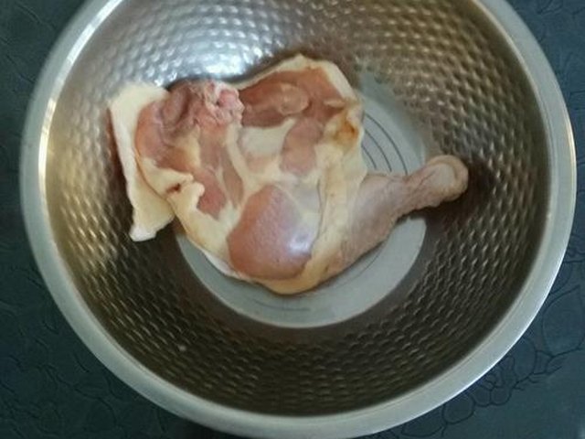 【香酥炸鸡排】步骤1