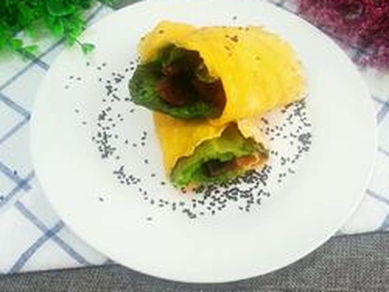 生菜牛肉鸡蛋卷
