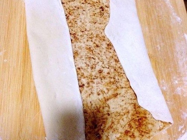 【五香千层饼】步骤4