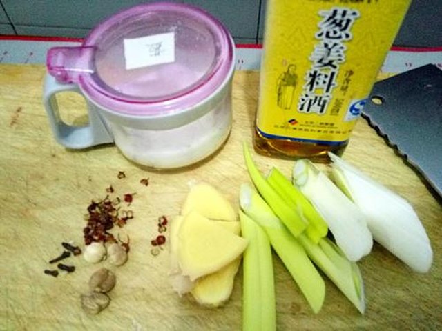 【清汤羊肉山药煲】步骤1