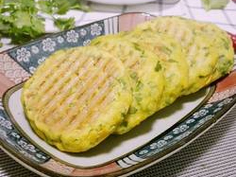 玉米面菜饼子