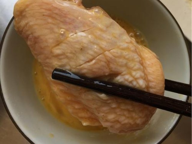 【炸鸡翅中】步骤3