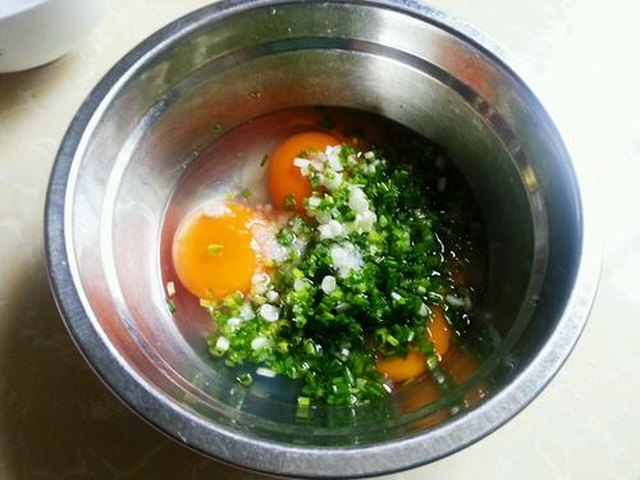 【葱花玉米面蛋饼】步骤3