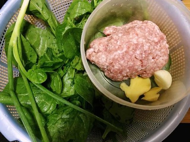 【木耳菜肉丸汤】步骤1