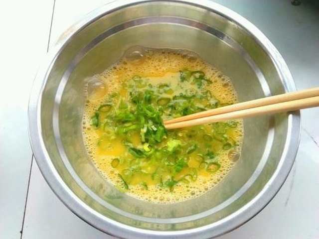 【香葱厚蛋烧】步骤2