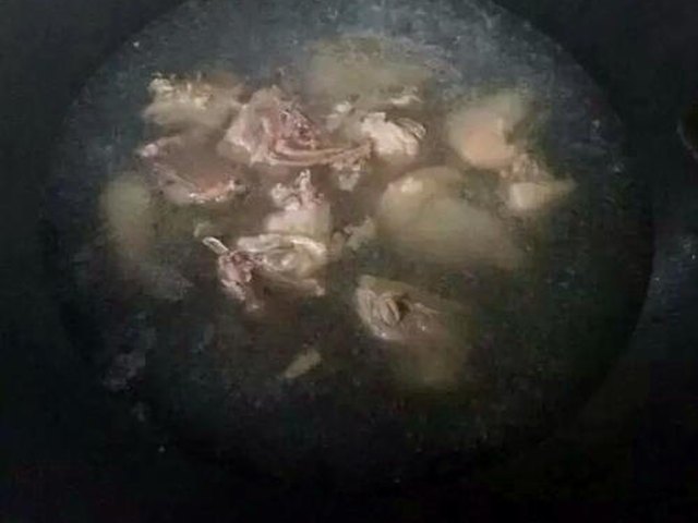 【虫草花当归炖水鸭】步骤2