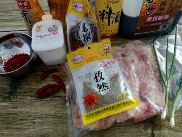 【麻辣鸡脖】步骤1