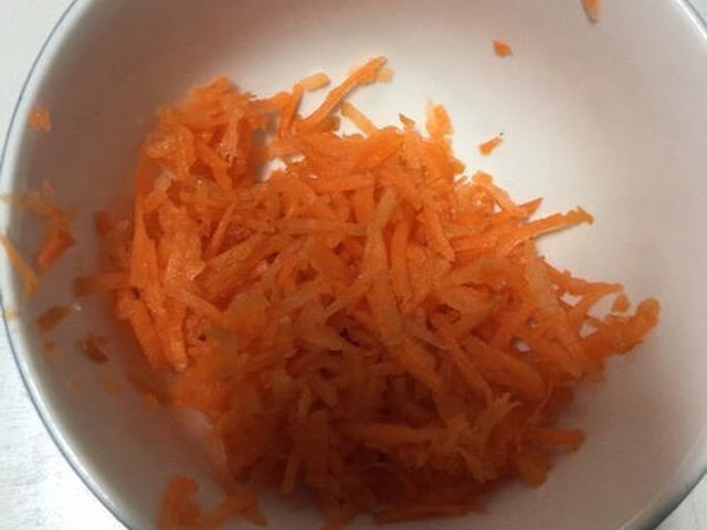 【菠菜汁鸡蛋饼】步骤2