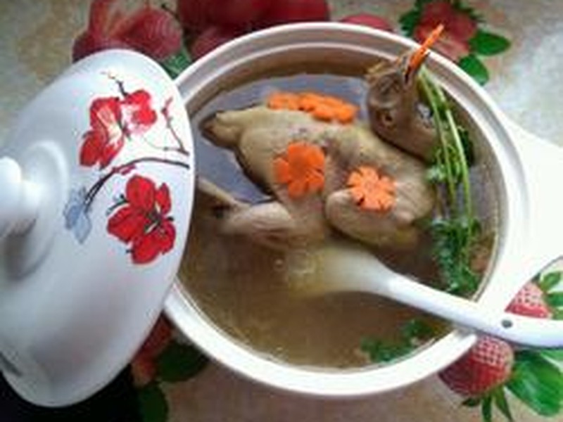 沙锅煲鸡汤