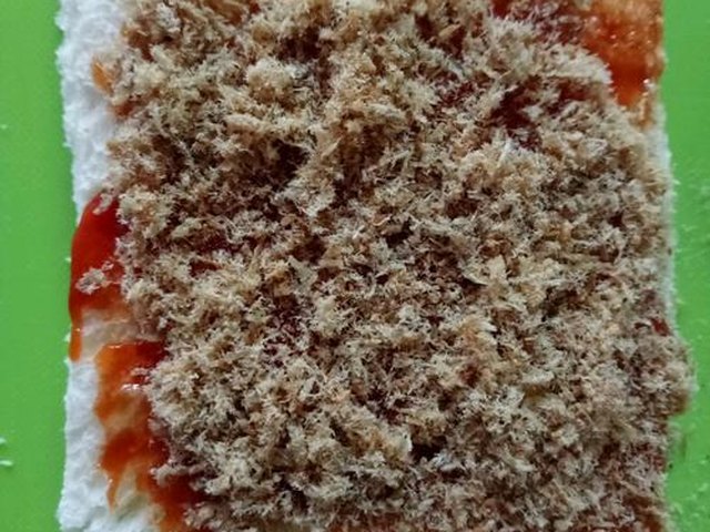 【肉松鸡蛋火腿三明治】步骤3