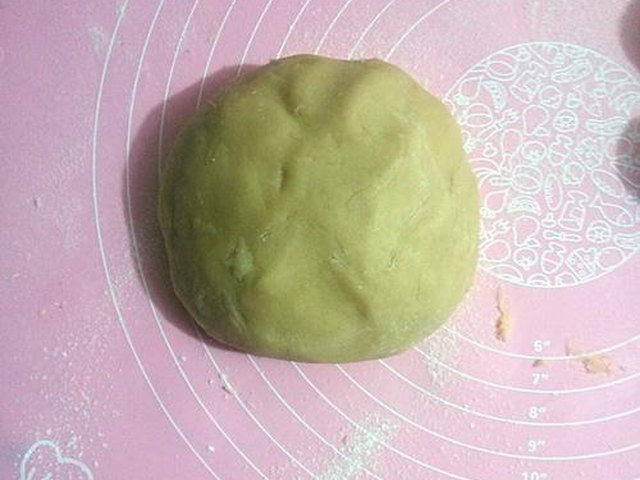 【白莲蓉蛋黄广式月饼】步骤4
