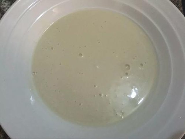 【火腿肠鸡蛋卷饼】步骤1