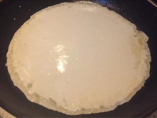 【火腿肠鸡蛋卷饼】步骤3