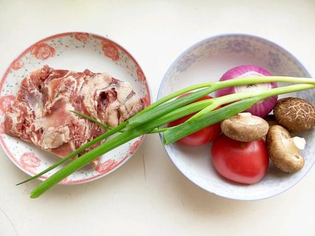 【番茄牛腩汤】步骤1