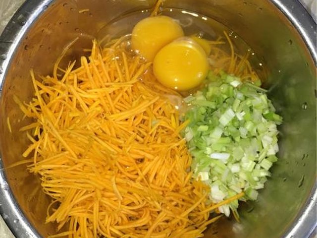 【南瓜鸡蛋饼】步骤2