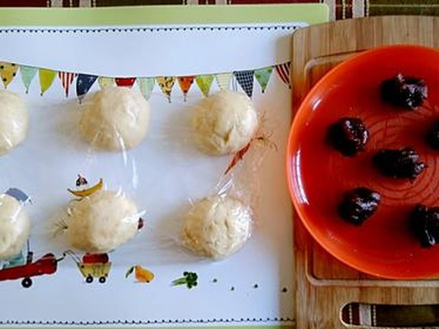 【花式豆沙面包】步骤3