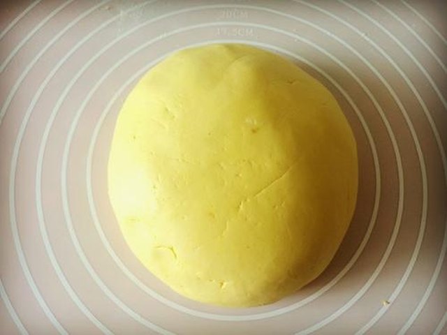 【芝香豆沙南瓜饼〈电饼铛版〉】步骤3