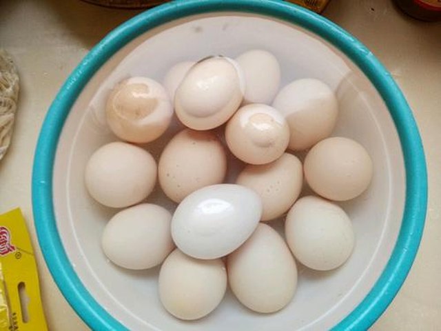 【红酒酱鸡蛋】步骤1