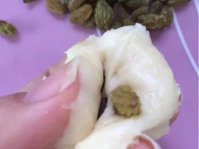 【汤种葡萄干小餐包】步骤3