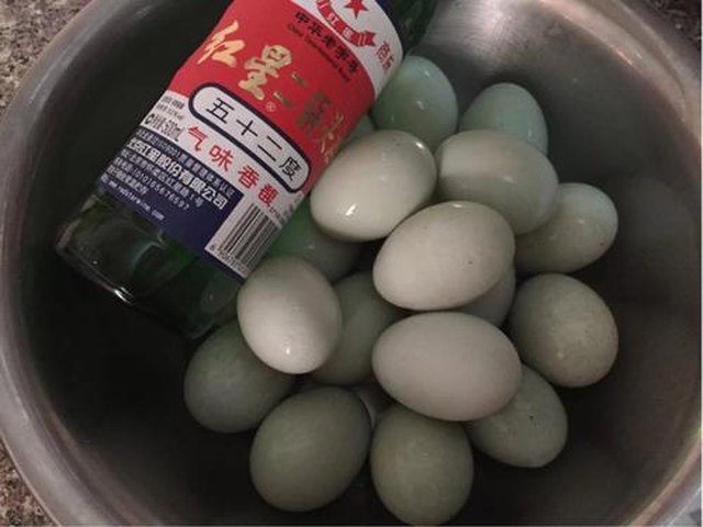 【自制咸鸭蛋】步骤3